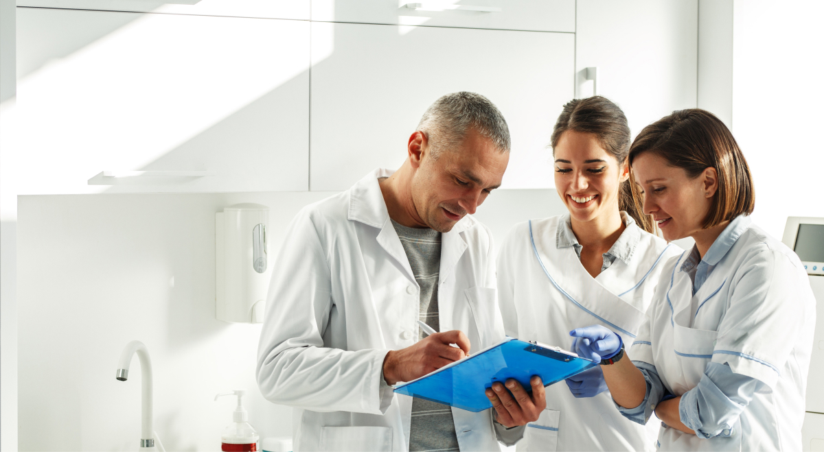 Führungstipps für Ärztin:innen: So geht harmonisches Teamwork